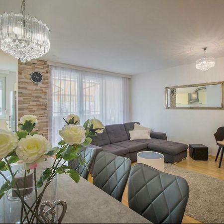 Apartment Montesa Zadar With Free Parking And Balcony Exterior foto